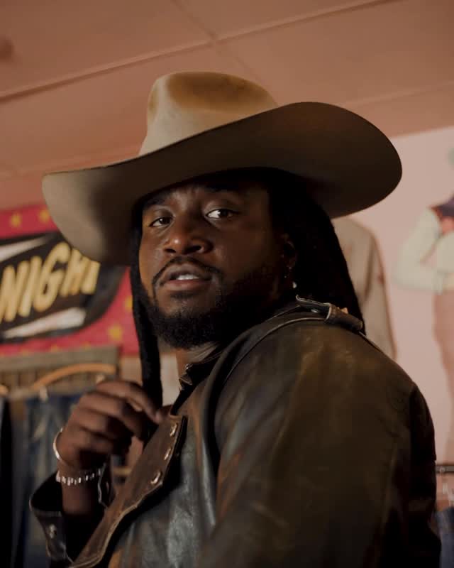 Shaboozey wearing western vintage styling from Gator's Vintage